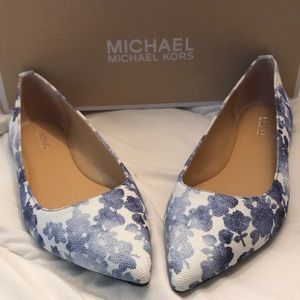Michael Kors Arianna Flat / no box